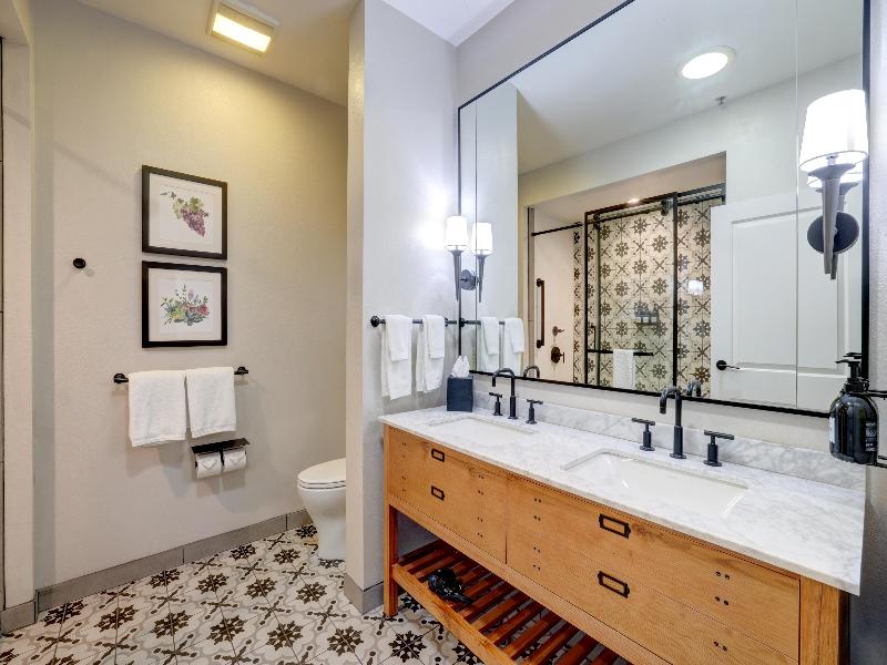 The Lodge at Healdsburg, Tapestry Collection by Hi image