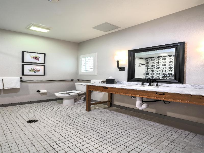 The Lodge at Healdsburg, Tapestry Collection by Hi image