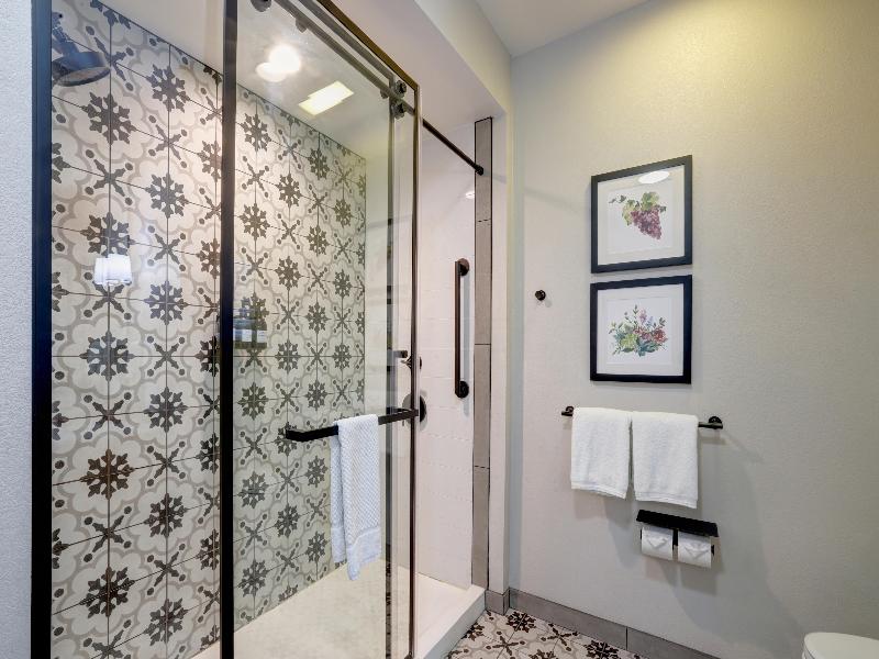 The Lodge at Healdsburg, Tapestry Collection by Hi image