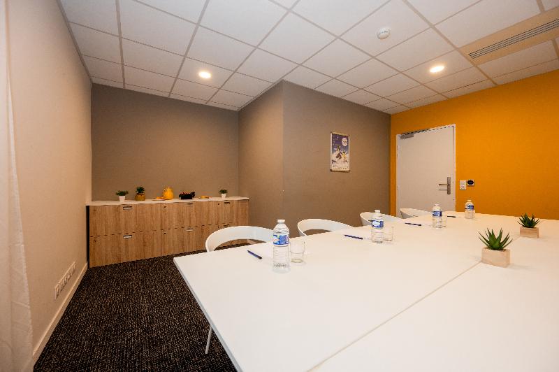 Nemea Appart Hotel Europe Velizy Villacoublay image