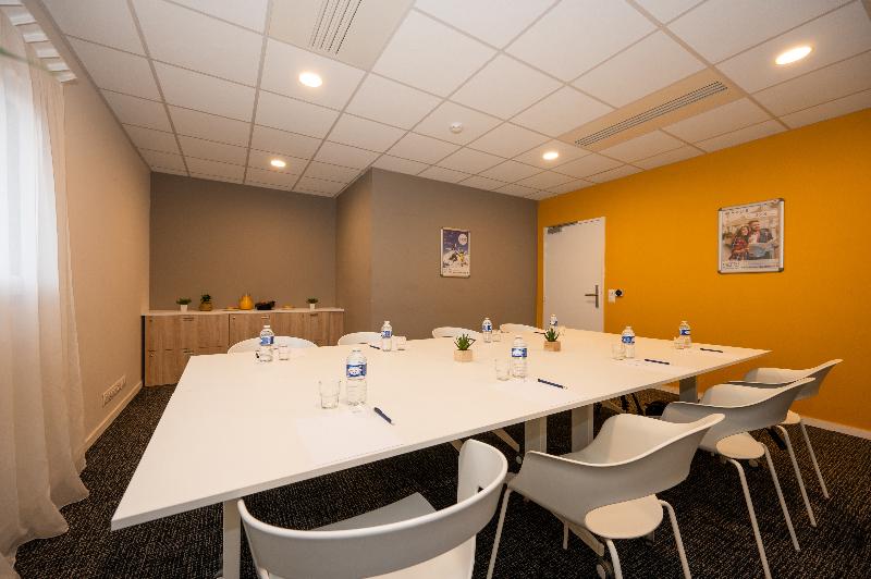 Nemea Appart Hotel Europe Velizy Villacoublay image
