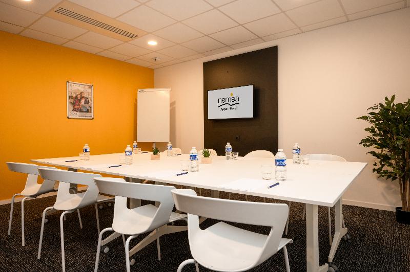 Nemea Appart Hotel Europe Velizy Villacoublay image