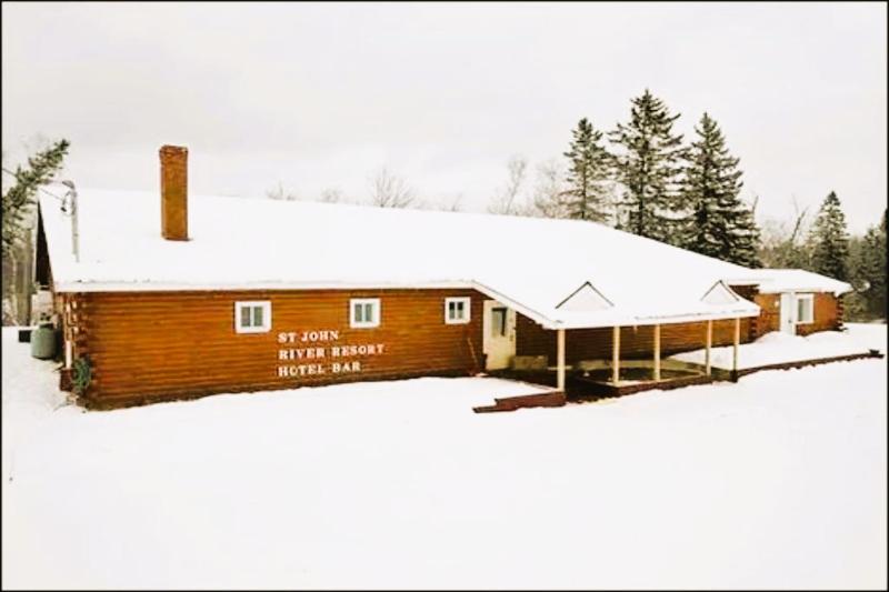Love Hotels St John River by OYO at Fort Kent ME image