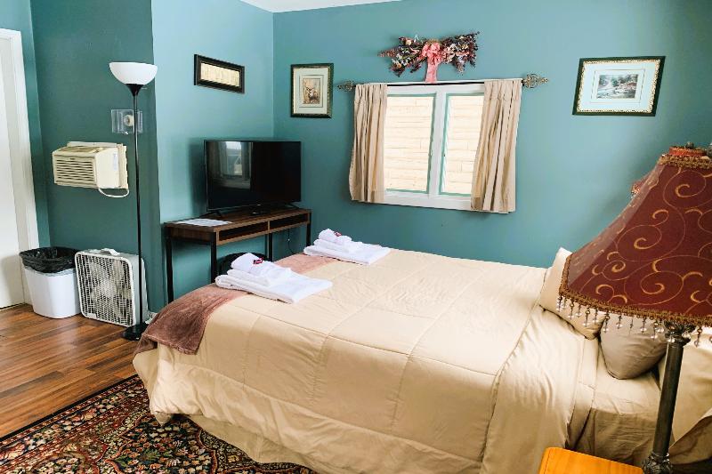 Love Hotels St John River by OYO at Fort Kent ME image