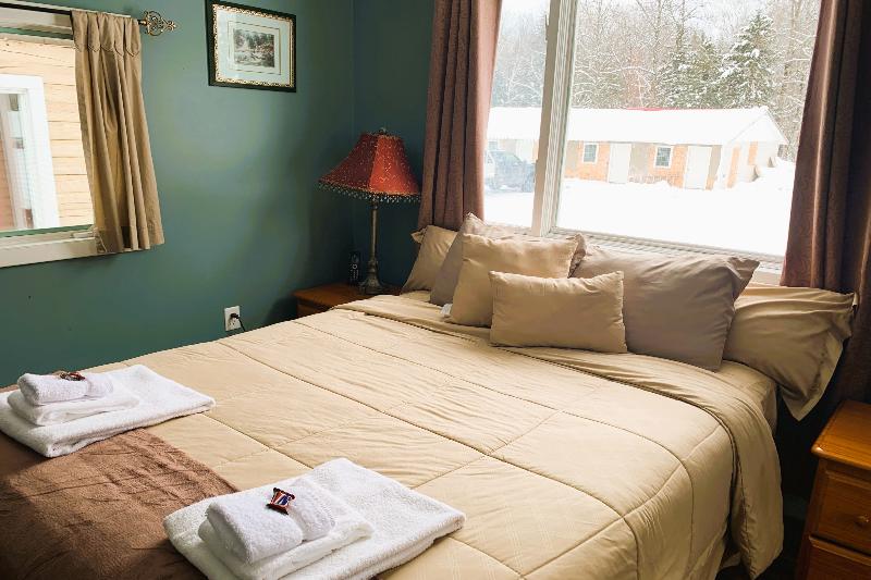 Love Hotels St John River by OYO at Fort Kent ME image