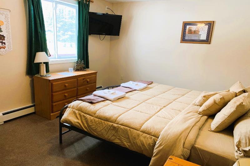 Love Hotels St John River by OYO at Fort Kent ME image