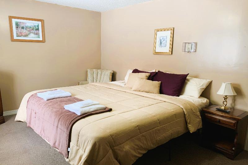 Love Hotels St John River by OYO at Fort Kent ME image 8