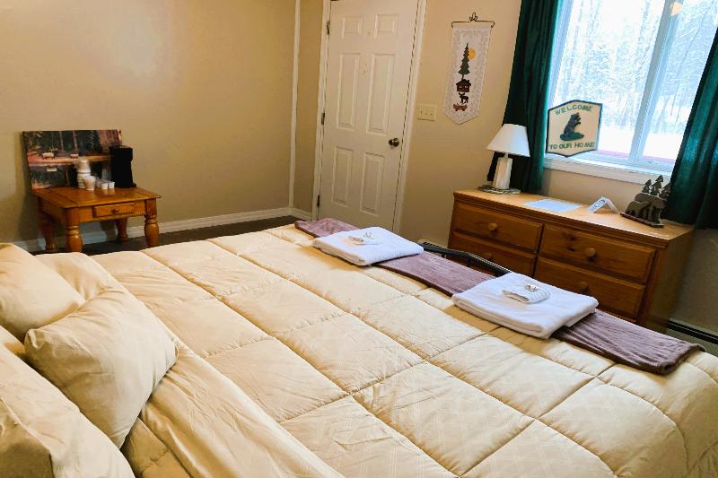 Love Hotels St John River by OYO at Fort Kent ME image
