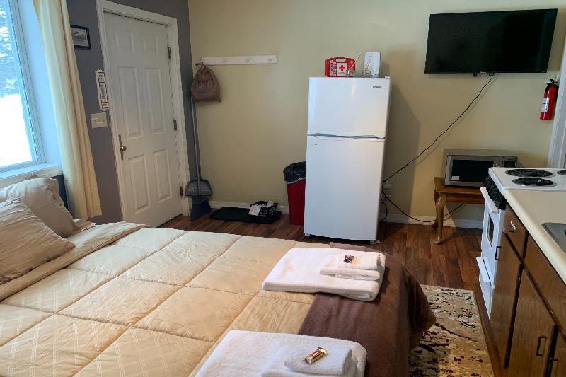 Love Hotels St John River by OYO at Fort Kent ME image
