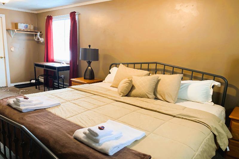 Love Hotels St John River by OYO at Fort Kent ME image