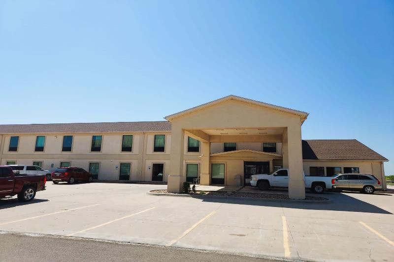 McPherson Inn, I-135 — general view