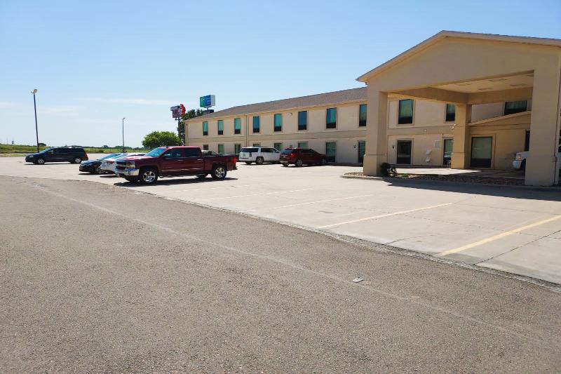 McPherson Inn, I-135