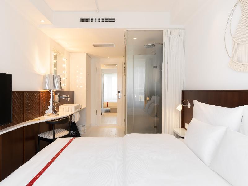 Ruby Claire Hotel Geneva by IHG image