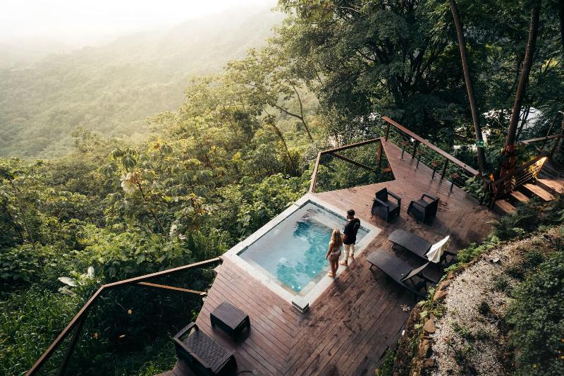 TREKKER GLAMPING image