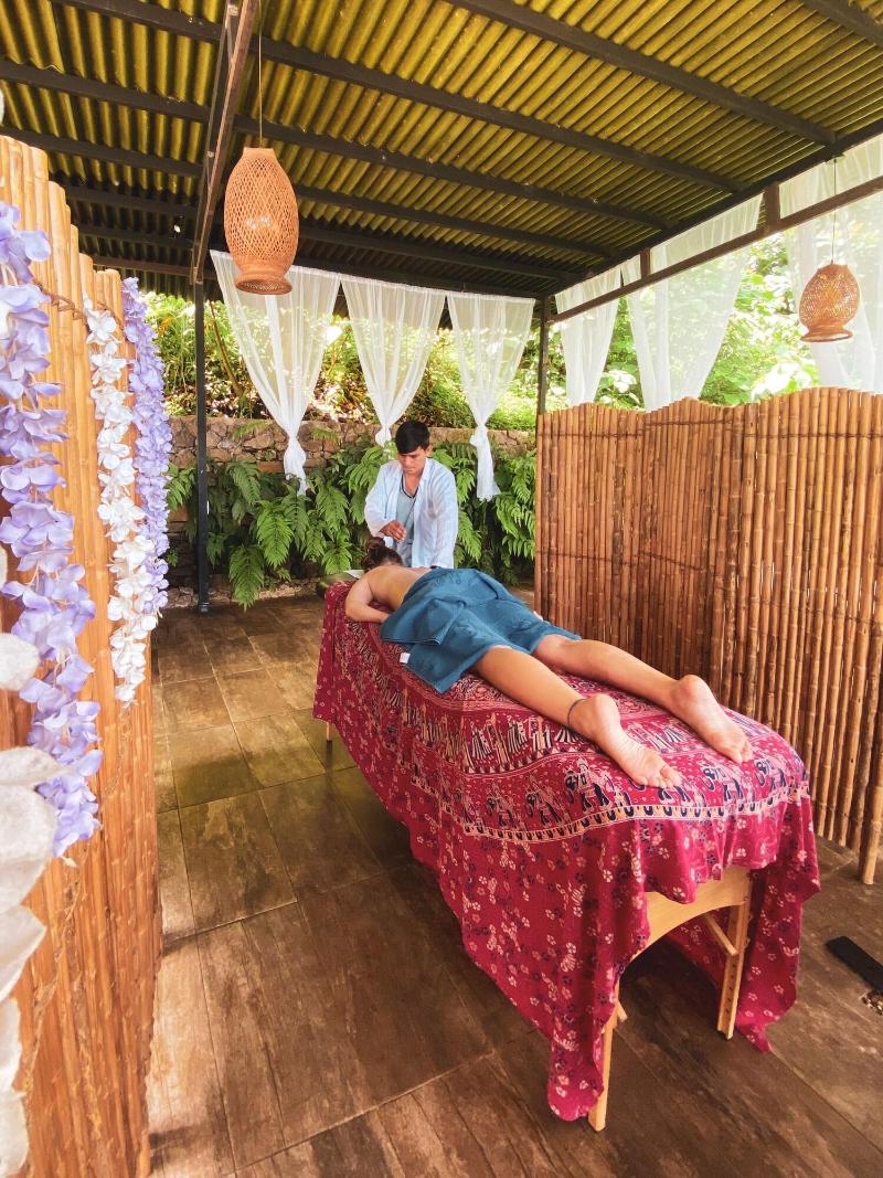 TREKKER GLAMPING image