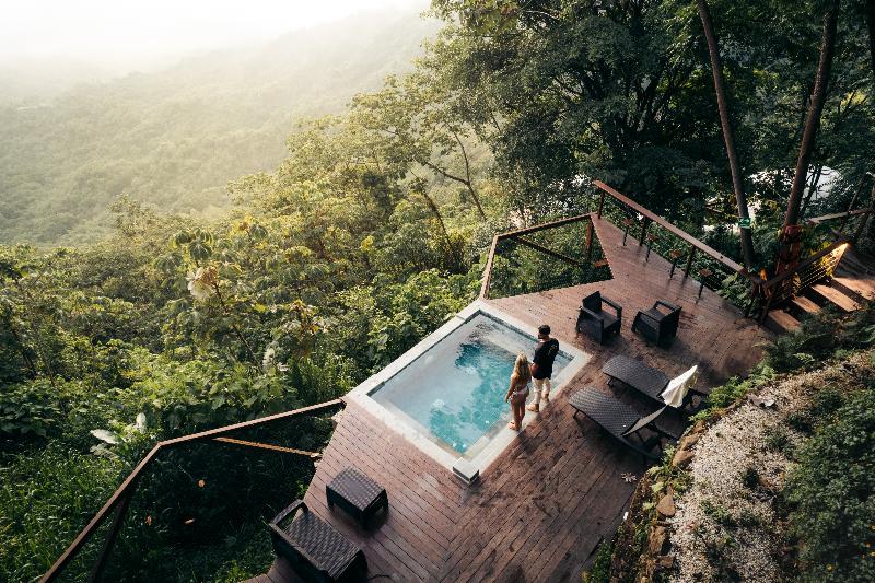 TREKKER GLAMPING image