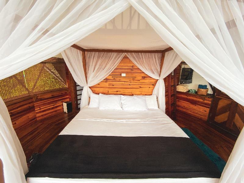 TREKKER GLAMPING image