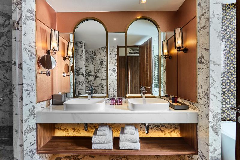 Valia Bangkok Sukhumvit 24 By Kingston Hotels image