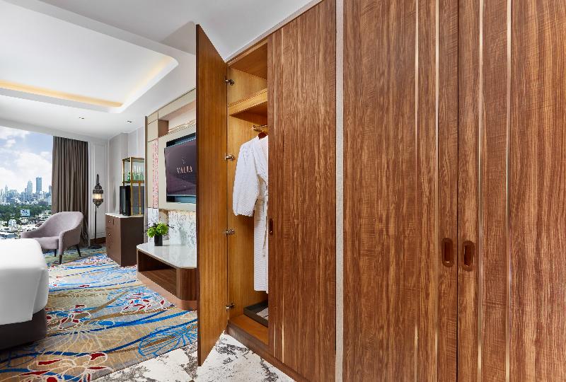 Valia Bangkok Sukhumvit 24 By Kingston Hotels image