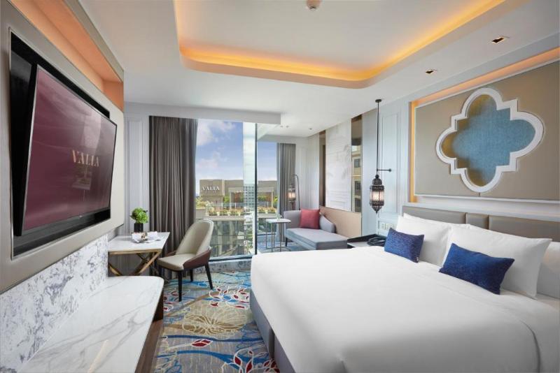 Valia Bangkok Sukhumvit 24 By Kingston Hotels image