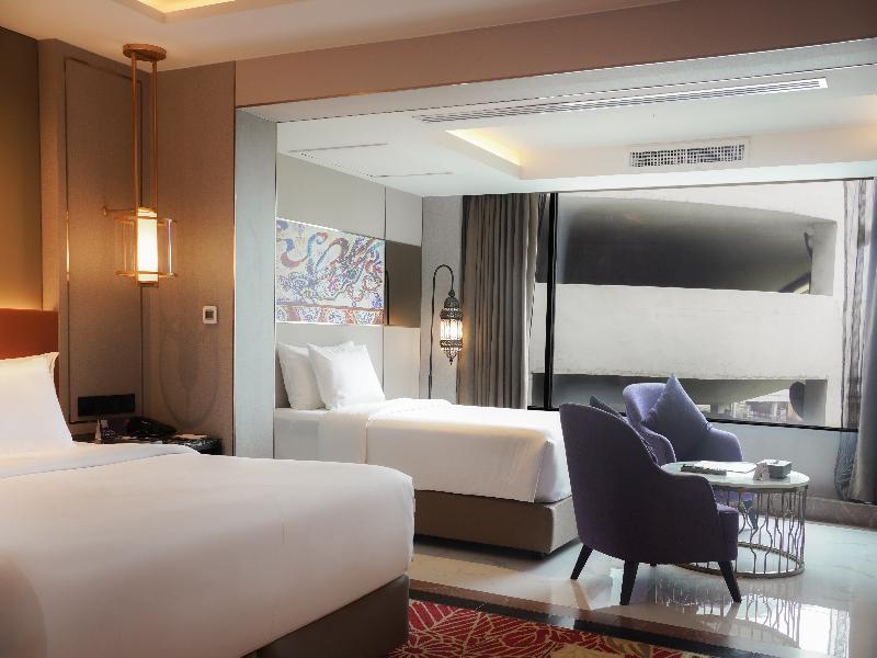 Valia Bangkok Sukhumvit 24 by Kingston Hotels image