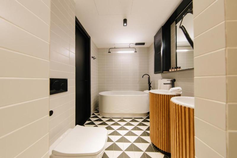 Hotel 21 image