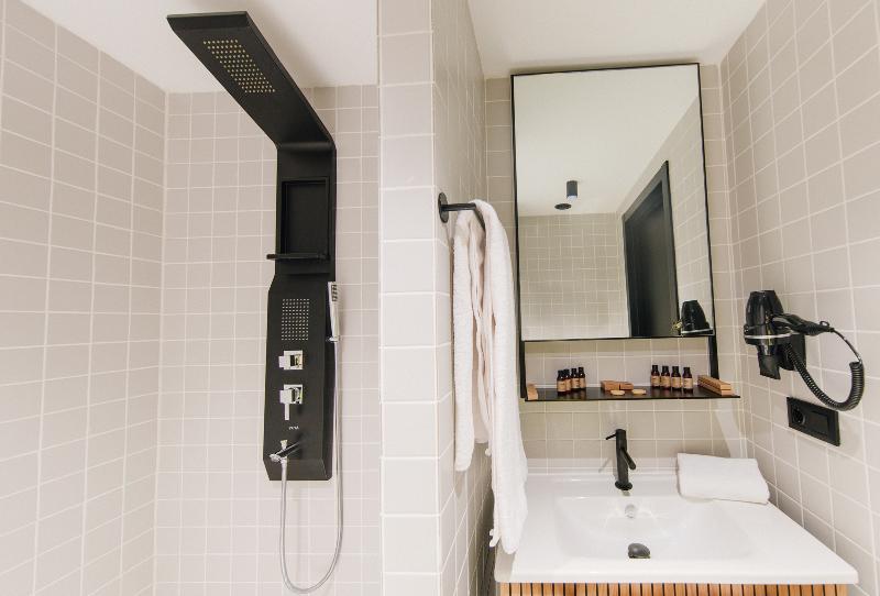 Hotel 21 image