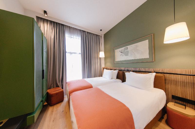 Hotel 21 image