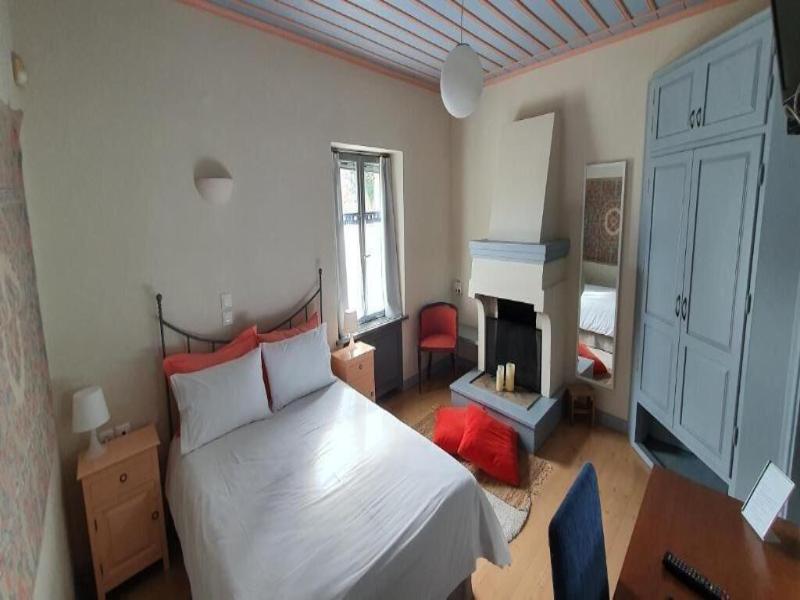 Kiriaki Guesthouse & Suites image
