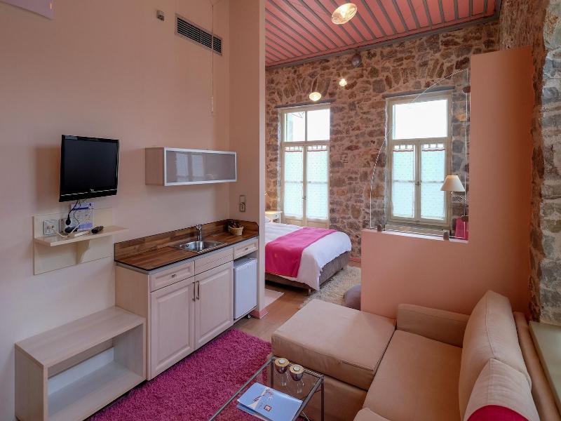 Kiriaki Guesthouse & Suites image
