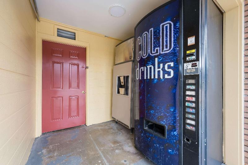 Econo Lodge image