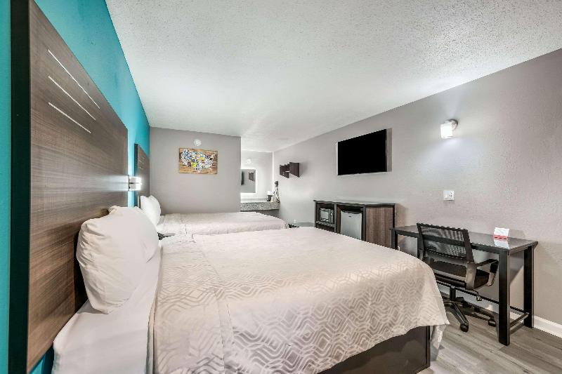 Econo Lodge image 7