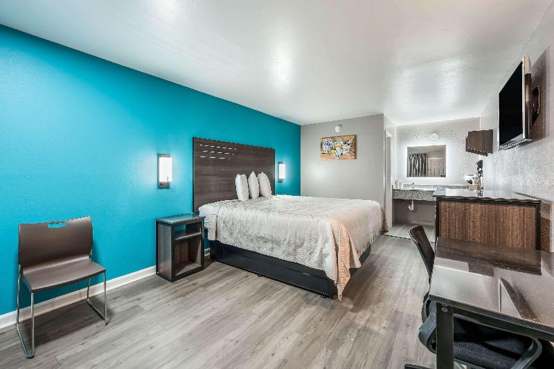 Econo Lodge image 1