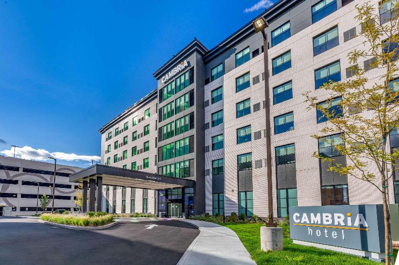 Cambria Hotel New Haven University Area image