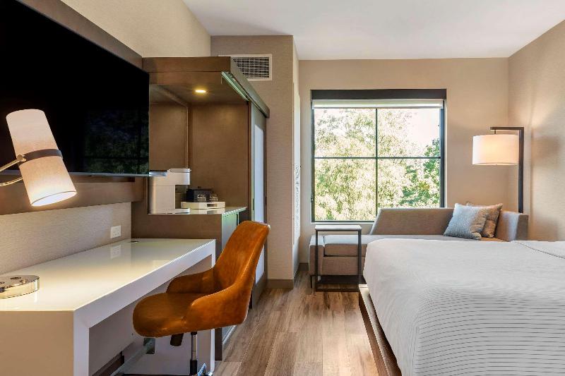 Cambria Hotel New Haven University Area image