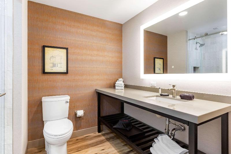 Cambria Hotel New Haven University Area image