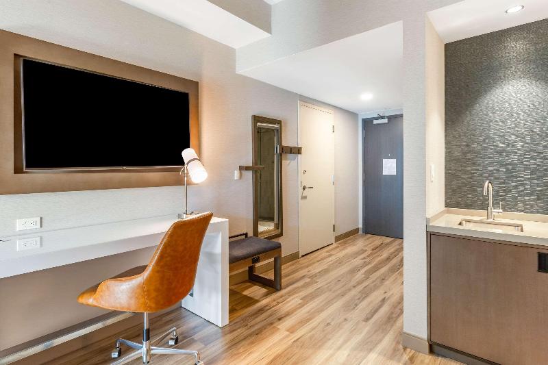 Cambria Hotel New Haven University Area image