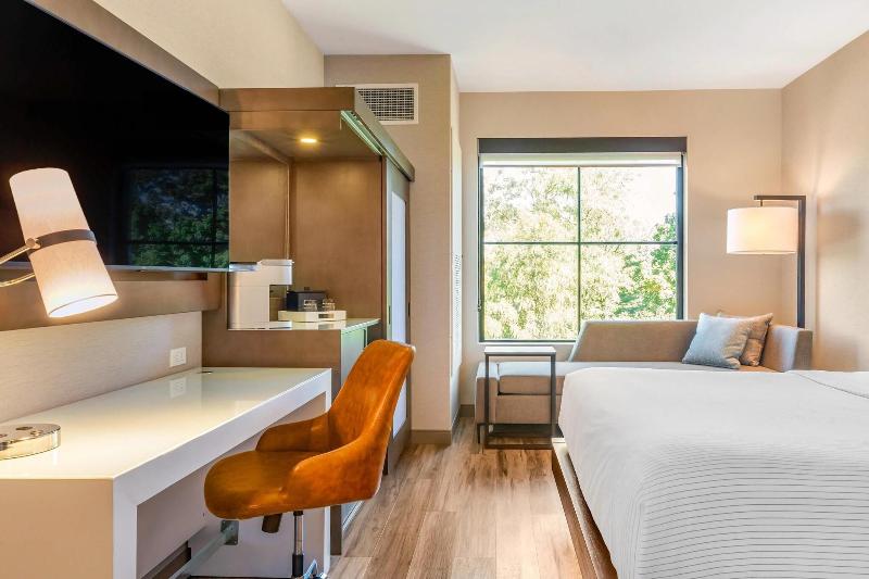 Cambria Hotel New Haven University Area image