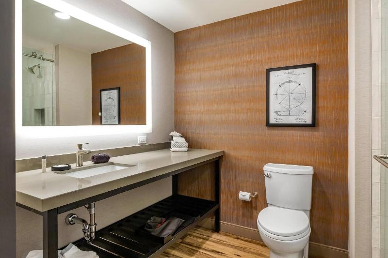 Cambria Hotel New Haven University Area image