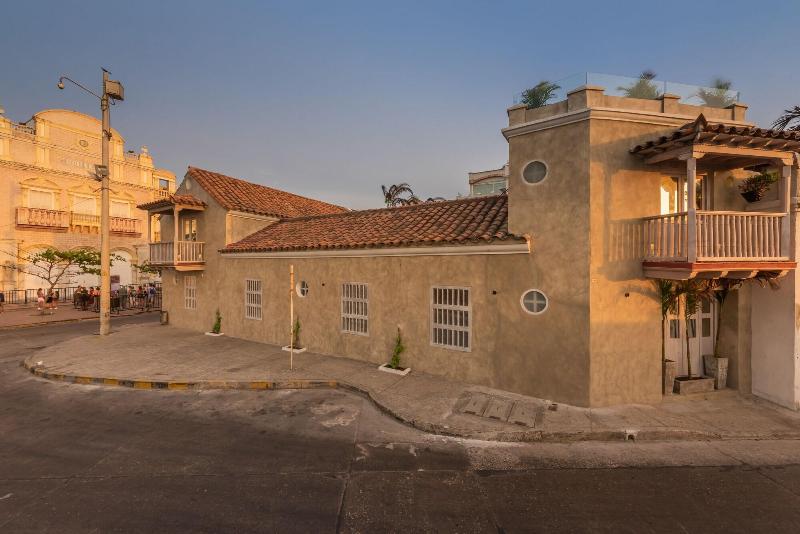 Moet Casa Heredia image