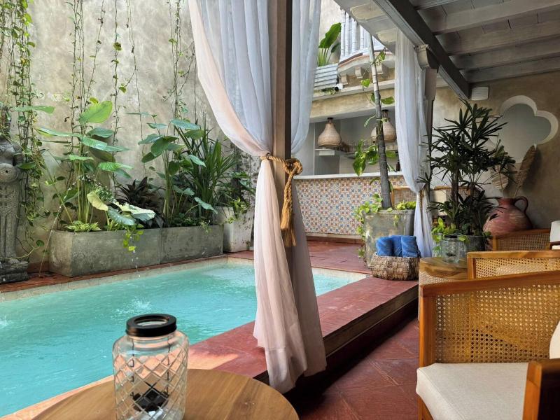 Moet Casa Heredia image