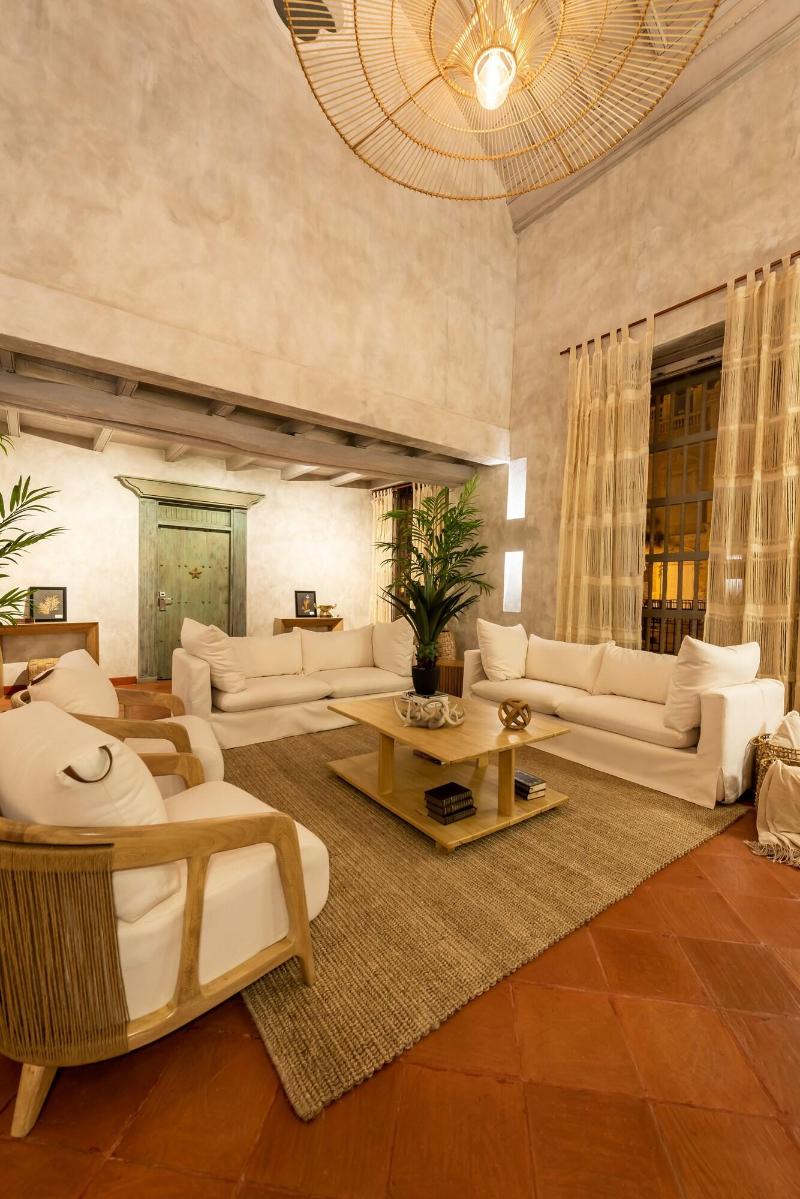 Moet Casa Heredia image