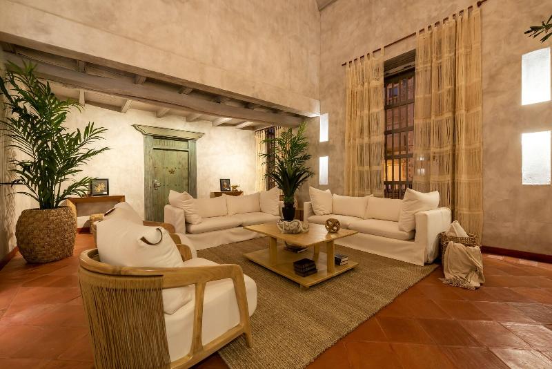 Moet Casa Heredia image