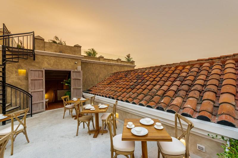 Moet Casa Heredia image