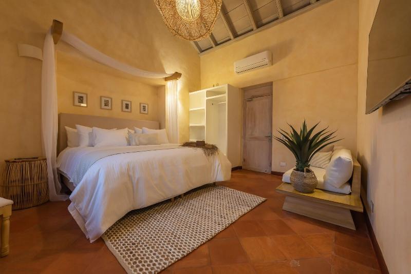 Moet Casa Heredia image