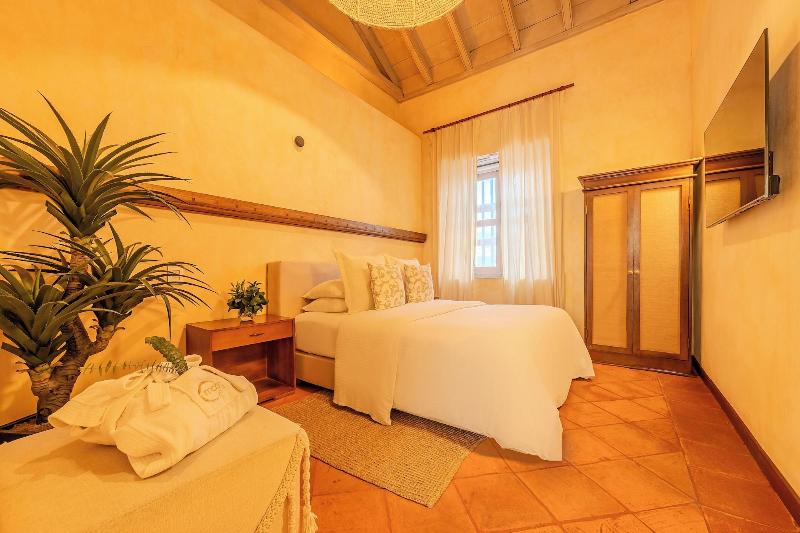 Moet Casa Heredia image