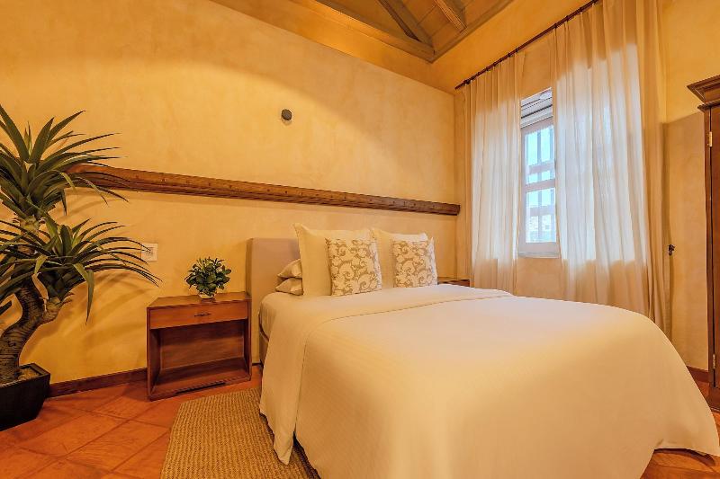 Moet Casa Heredia image