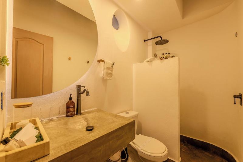 Moet Casa Heredia image