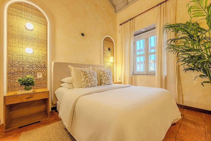 Moet Casa Heredia image