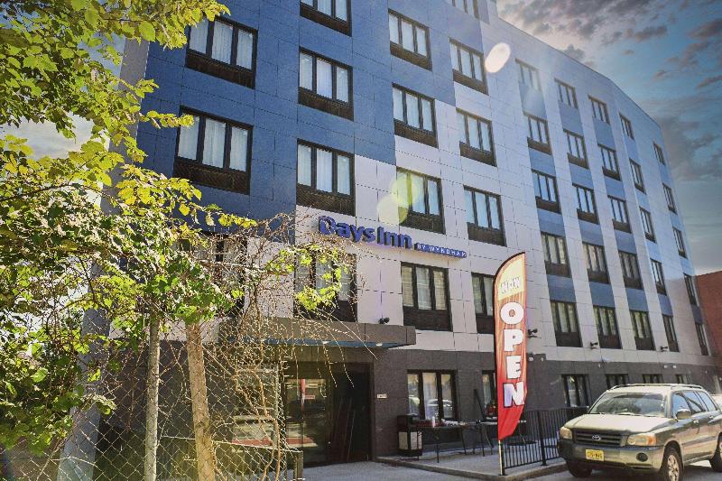 Days Inn by Wyndham Bronx Near Botanical Garden image